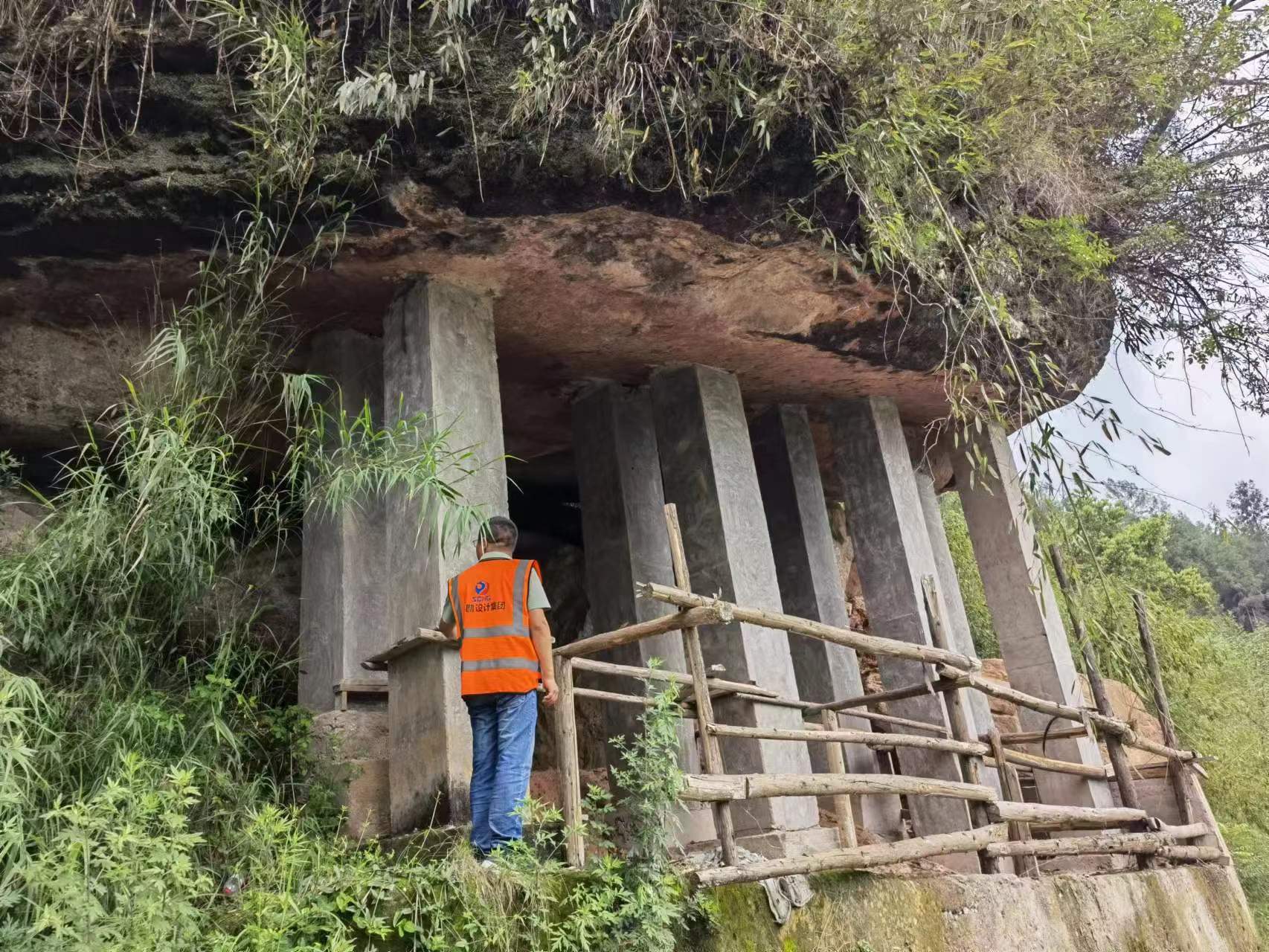 重任在肩，佳節亦然，順利完成蘆山、寶興震后首輪次生災害應急排查！