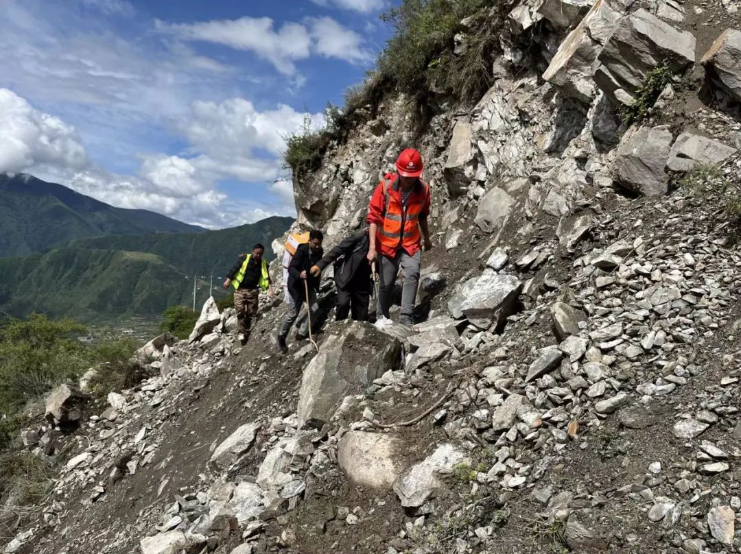 四川冶勘設計集團順利完成馬爾康“6·10”地震震中草登鄉、沙爾宗鄉地質災害應急排查