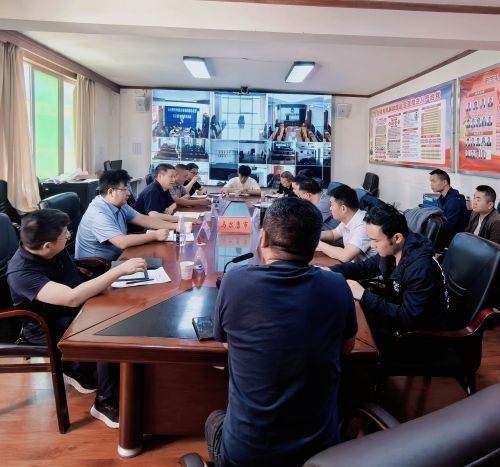 集團(tuán)領(lǐng)導(dǎo)赴項(xiàng)目一線開(kāi)展工作檢查及調(diào)研慰問(wèn)